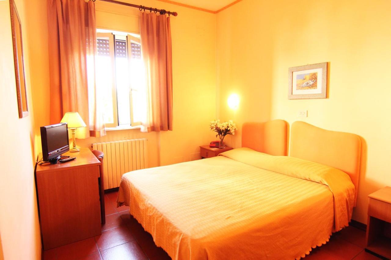 Hotel Boni Cerri スポレート 部屋 写真